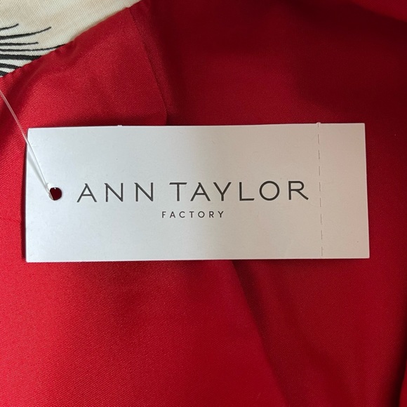 Ann Taylor Factory Red Floral Print Pencil Skirt Size 10 - Picture 10 of 11